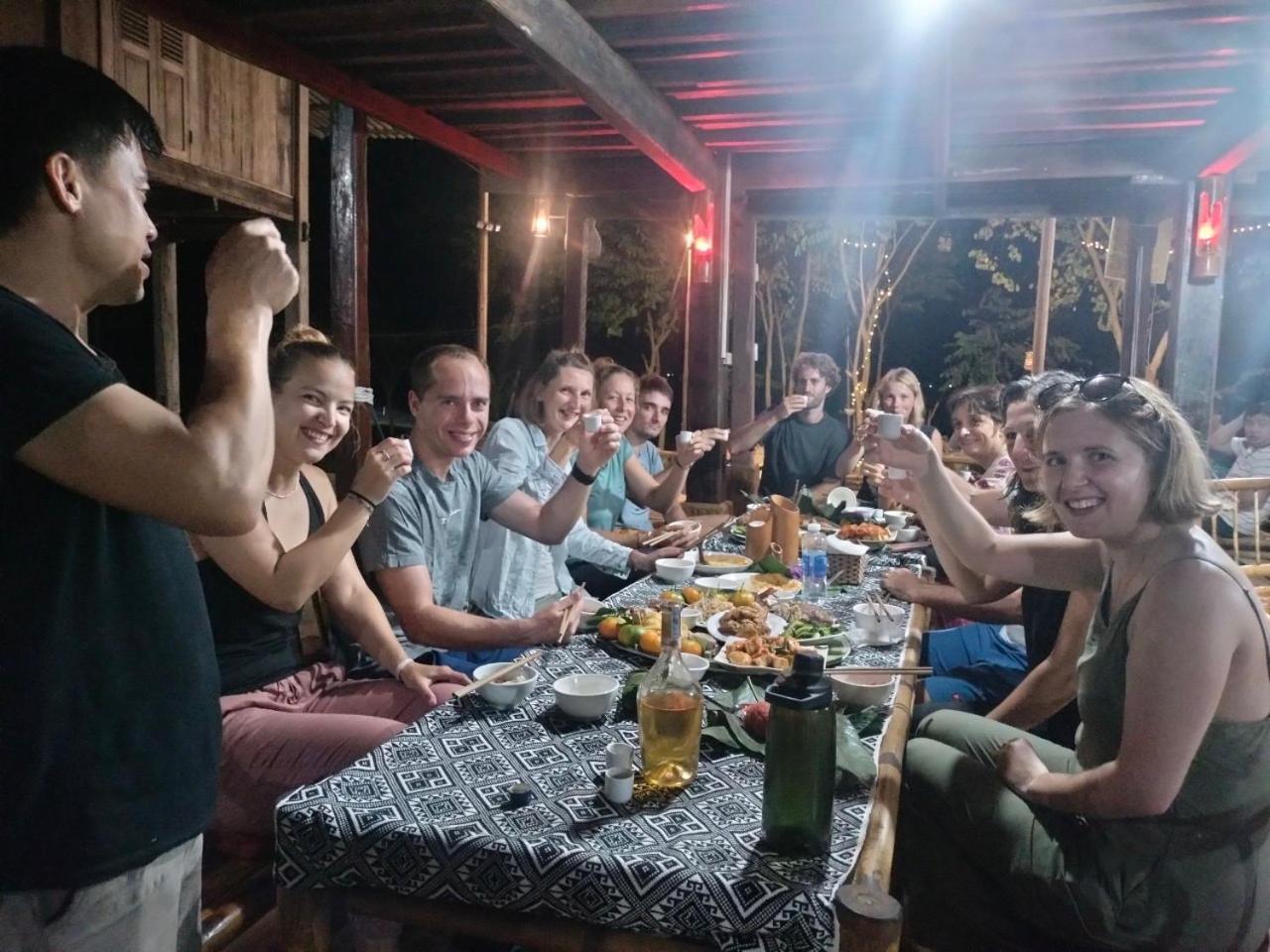 Truong Huy Homestay Mai Châu Extérieur photo